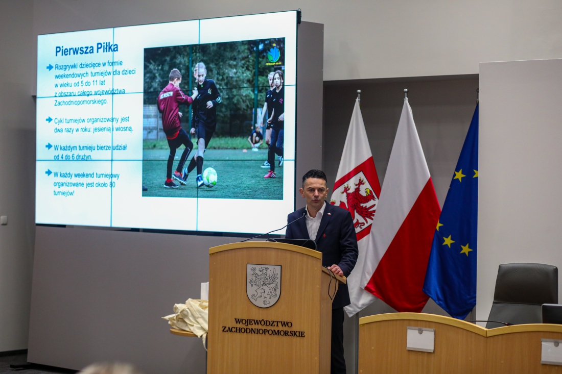 pierwszapilka3