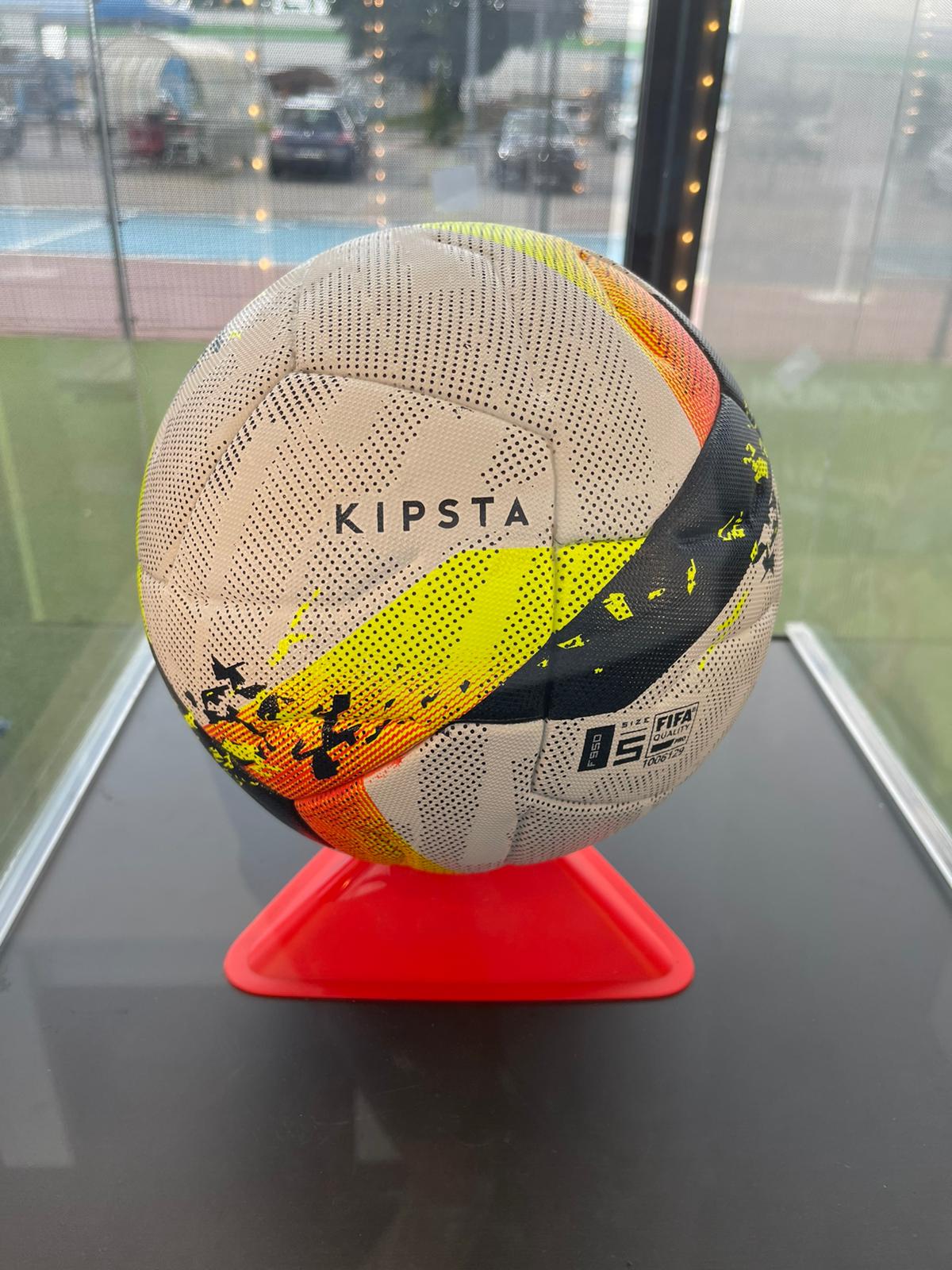 pilka kipsta 2
